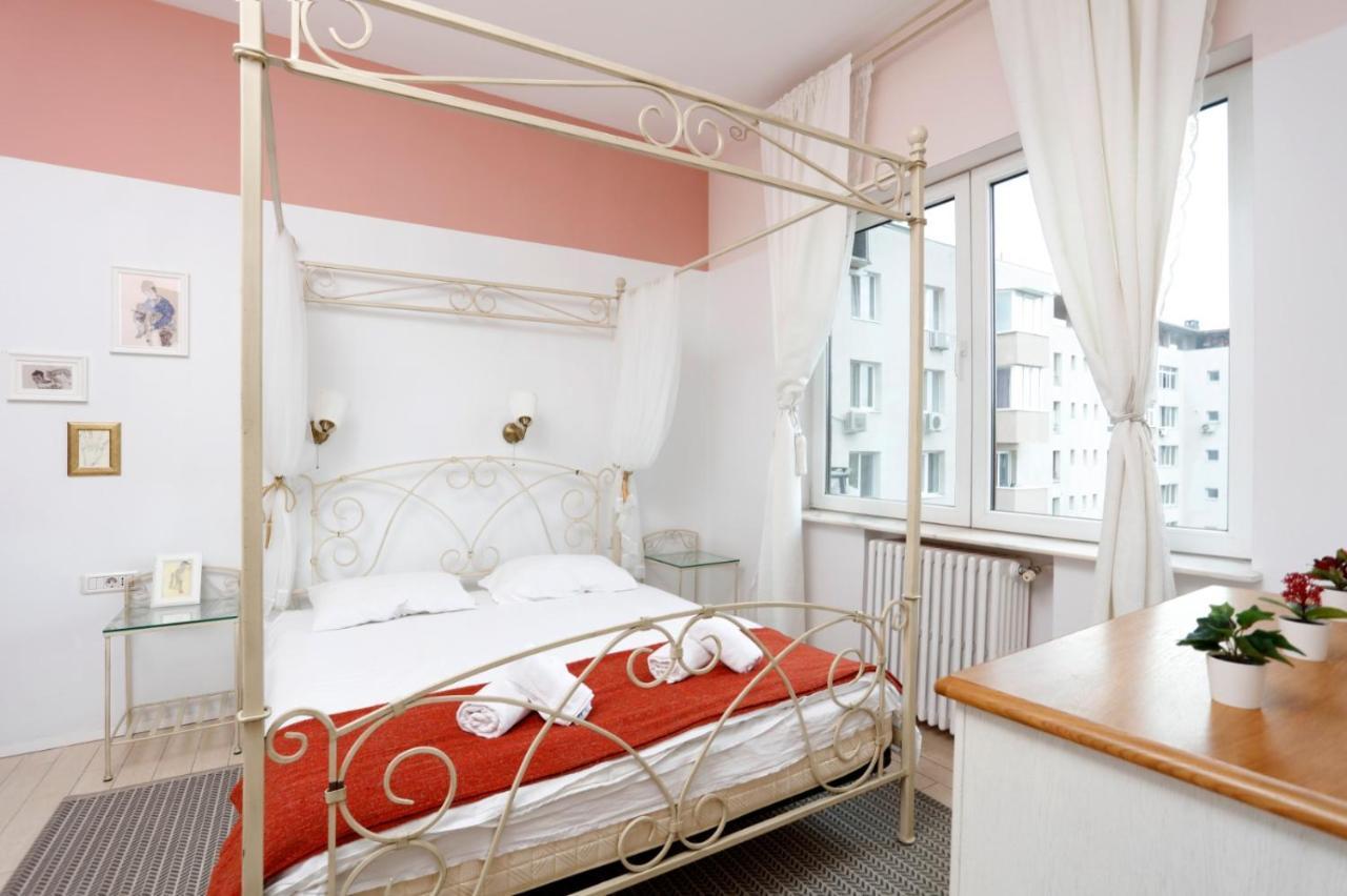 Classy 2 Bedroom Apartment In City Center Бухарест Екстер'єр фото